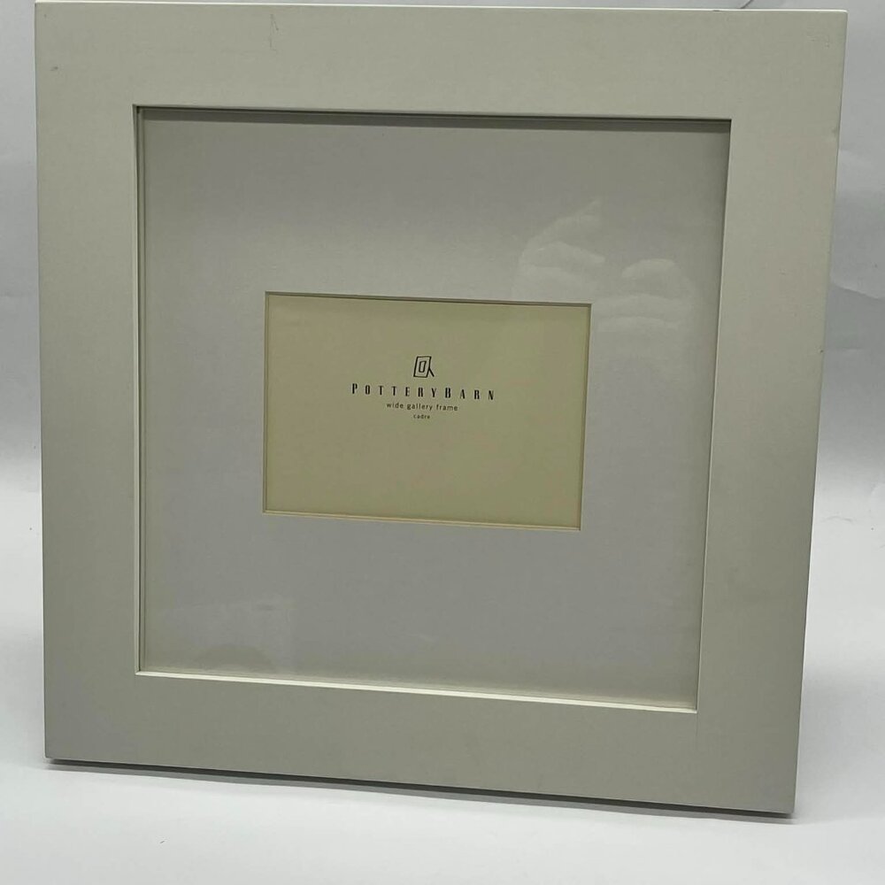 Pottery Barn White Wide Wood Gallery Frame 16x16 Square with 5x7 Photo Mat VGUC